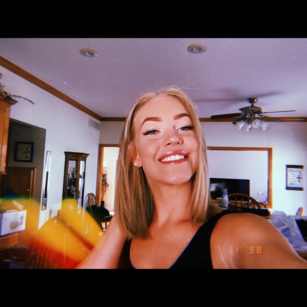 Meet your Posher, Ashley